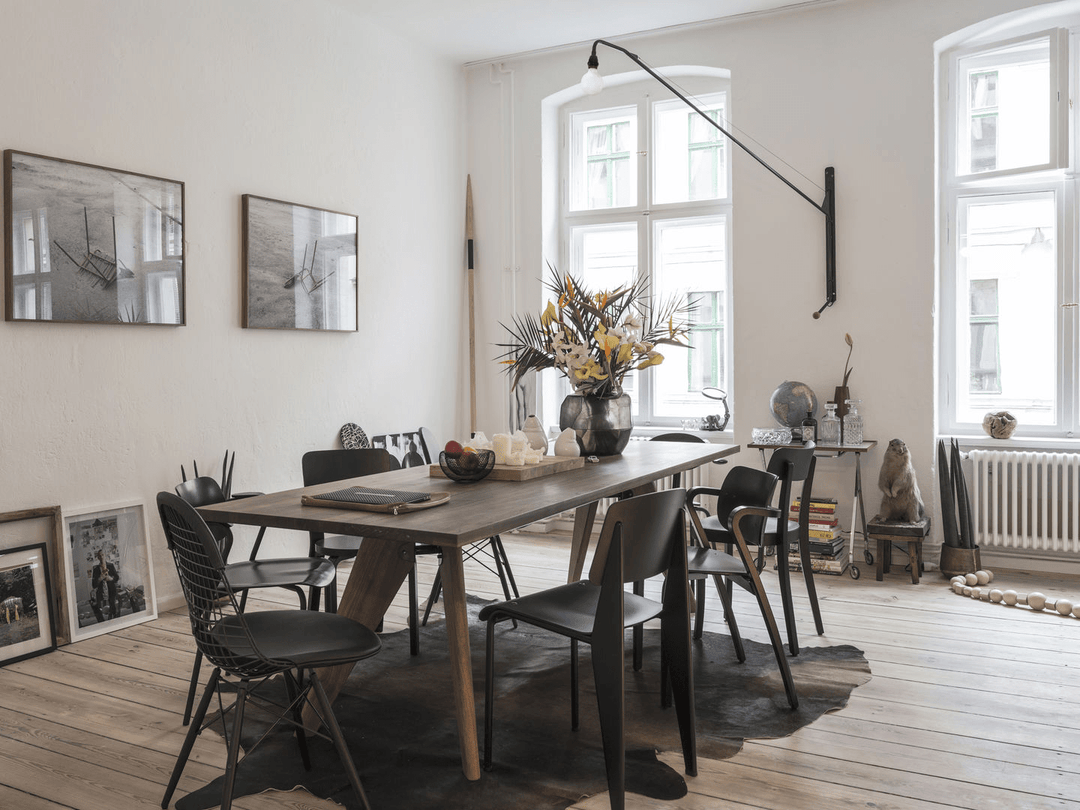 Black Long Arm Wall Lamp
