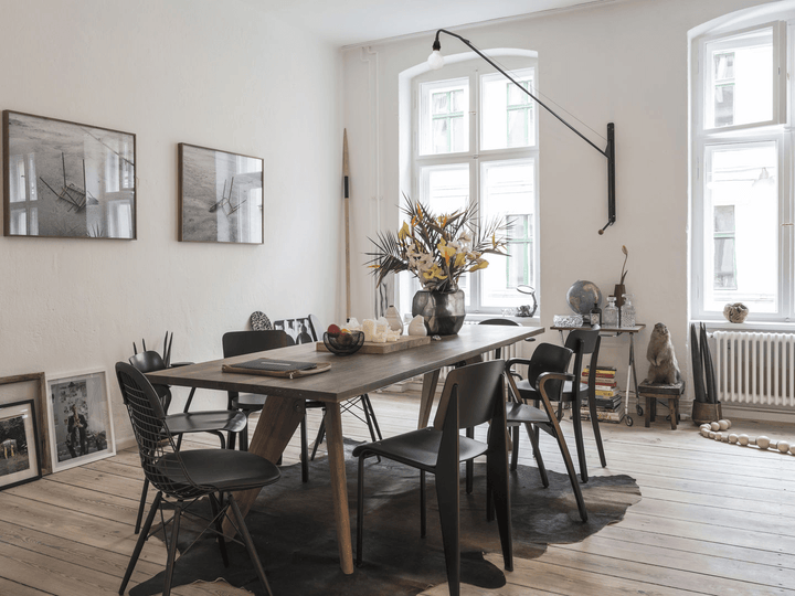 Black Long Arm Wall Lamp