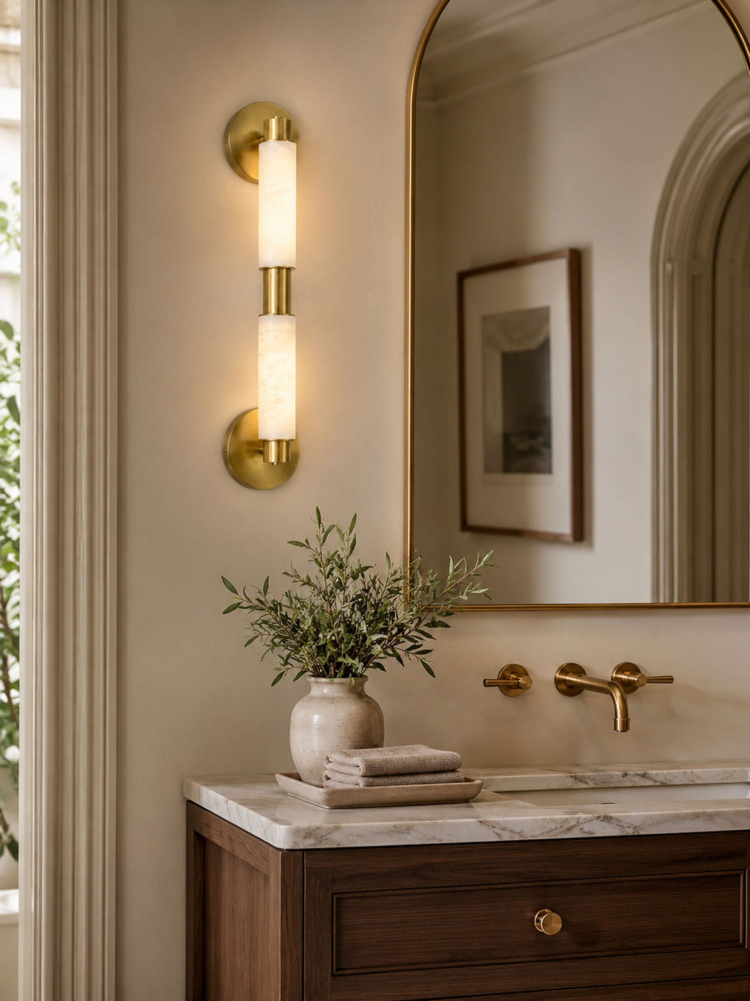Alatar Alabaster Wall Lamp