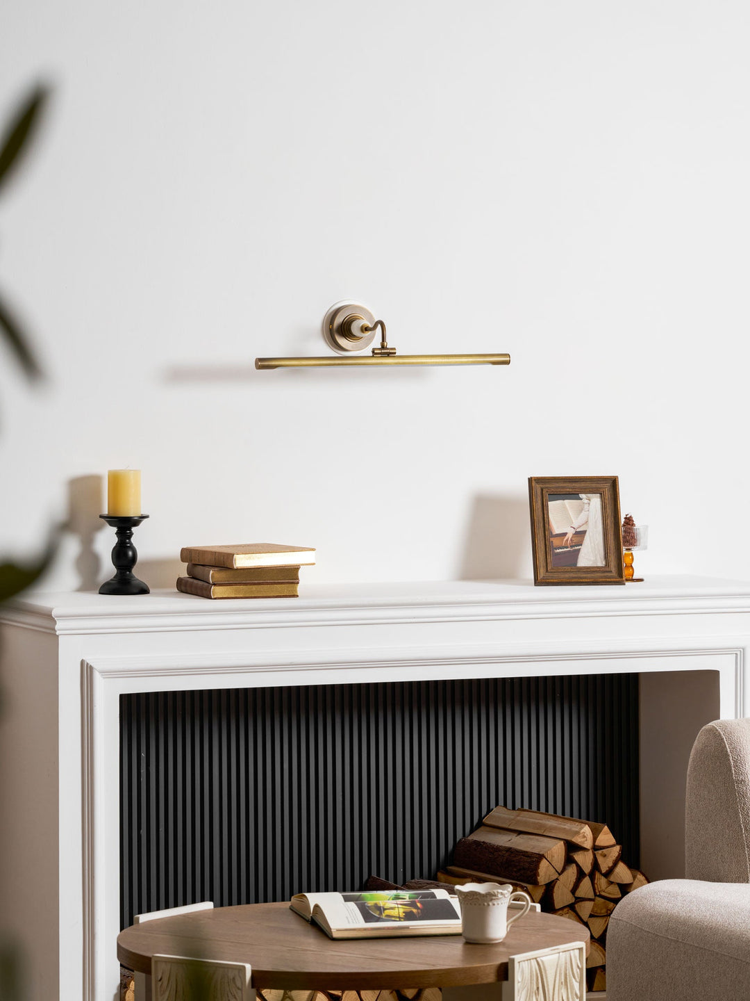 Archer Art Linear Wall Light