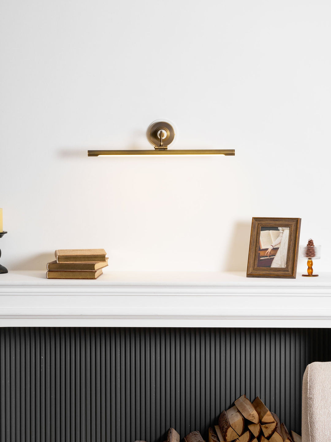 Archer Art Linear Wall Light