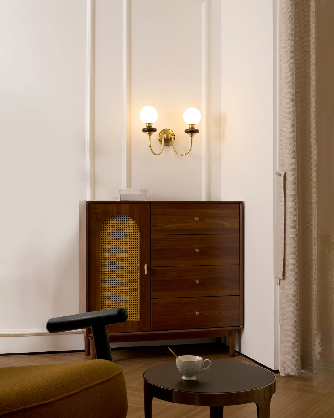Bellevue Wall Lamp