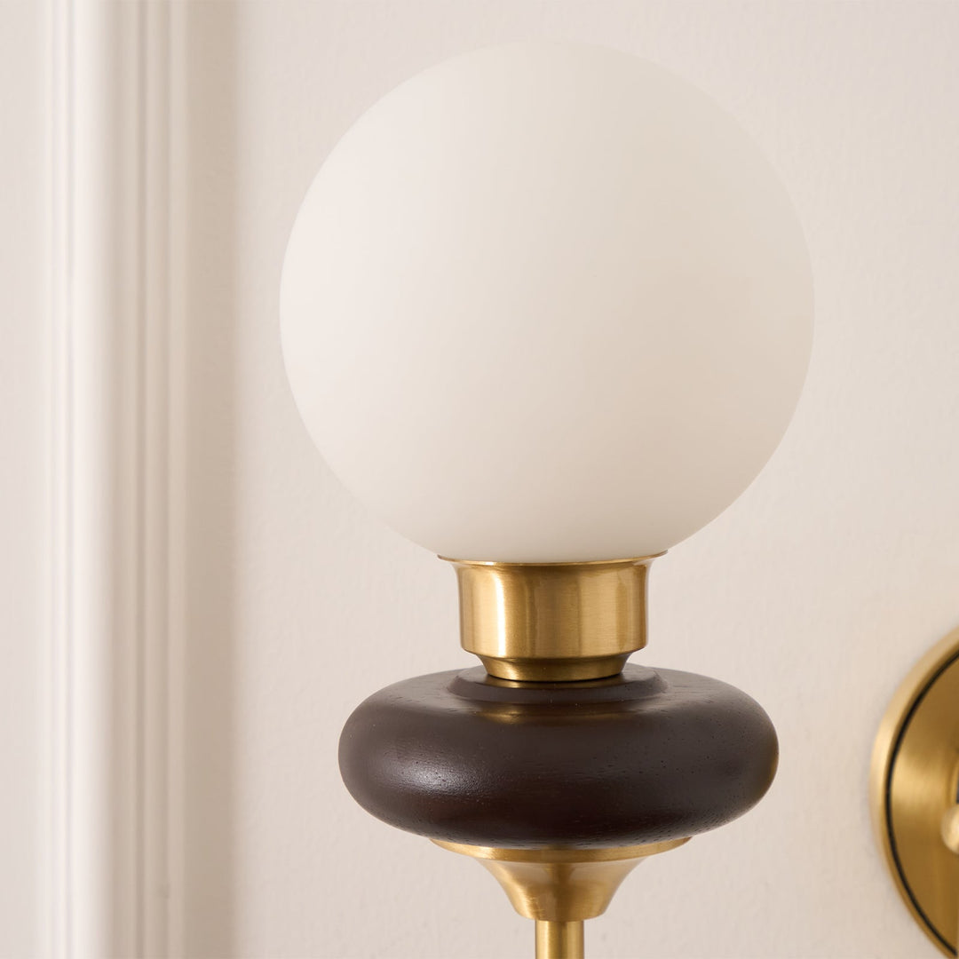 Bellevue Wall Lamp