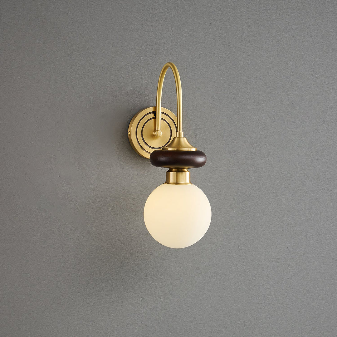 Bellevue Wall Lamp