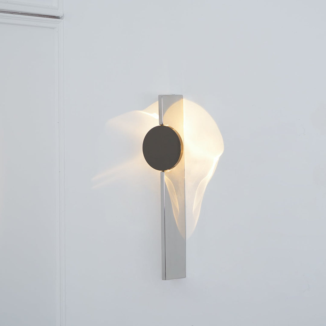 Kinetic Shadow Wall Lamp