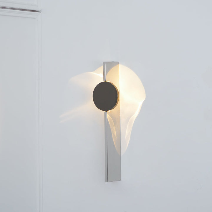 Kinetic Shadow Wall Lamp