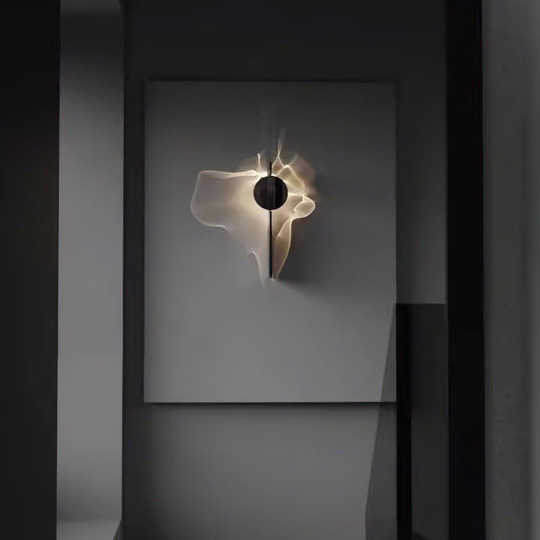 Kinetic Shadow Wall Lamp
