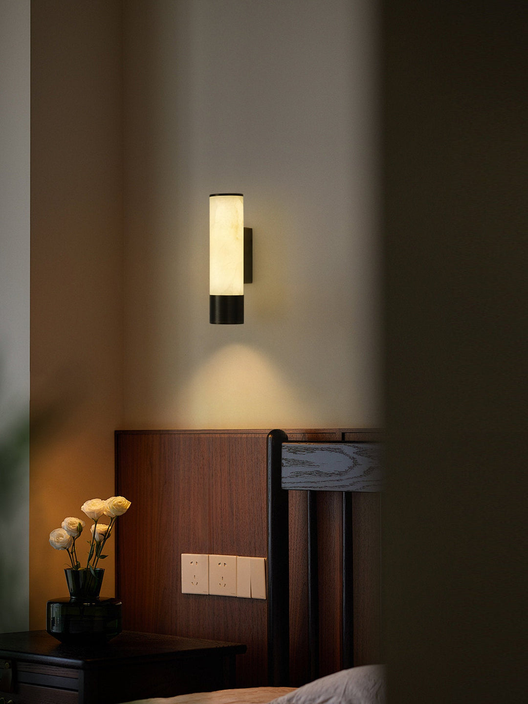 Elara Alabaster Wall Lamp
