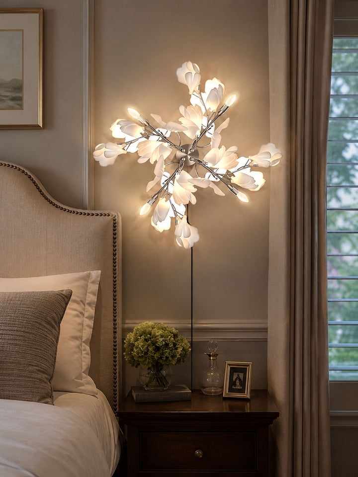 Gingko Flowers Plug-in Wall Lamp