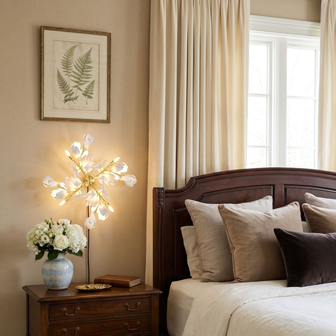 Gingko Flowers Plug-in Wall Lamp