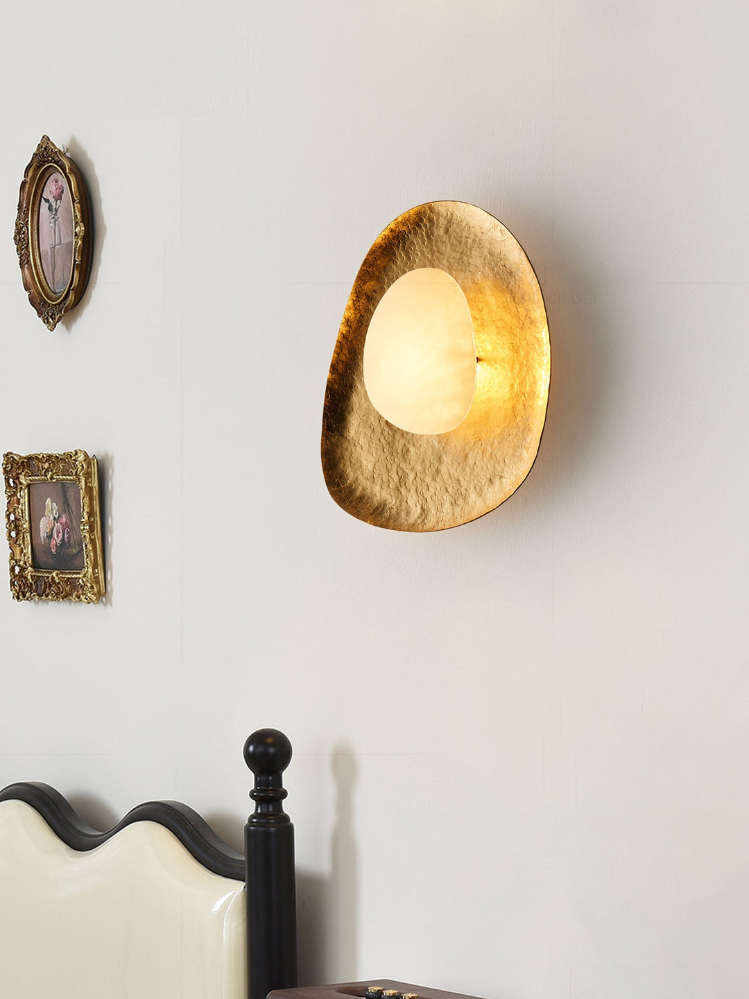 Haloform Aurea Alabaster Wall Lamp