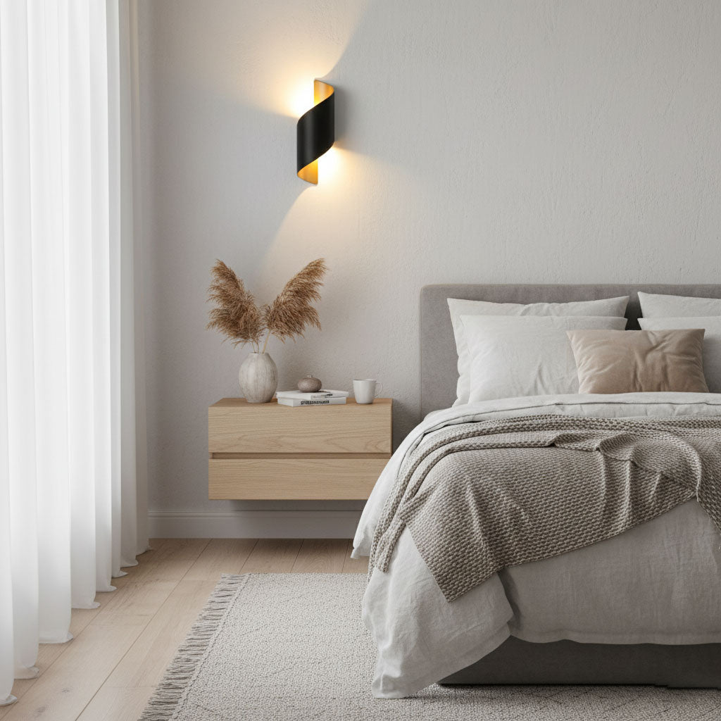 Lila Wall Lamp