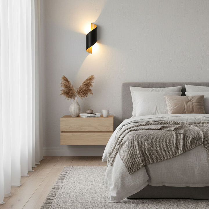 Lila Wall Lamp