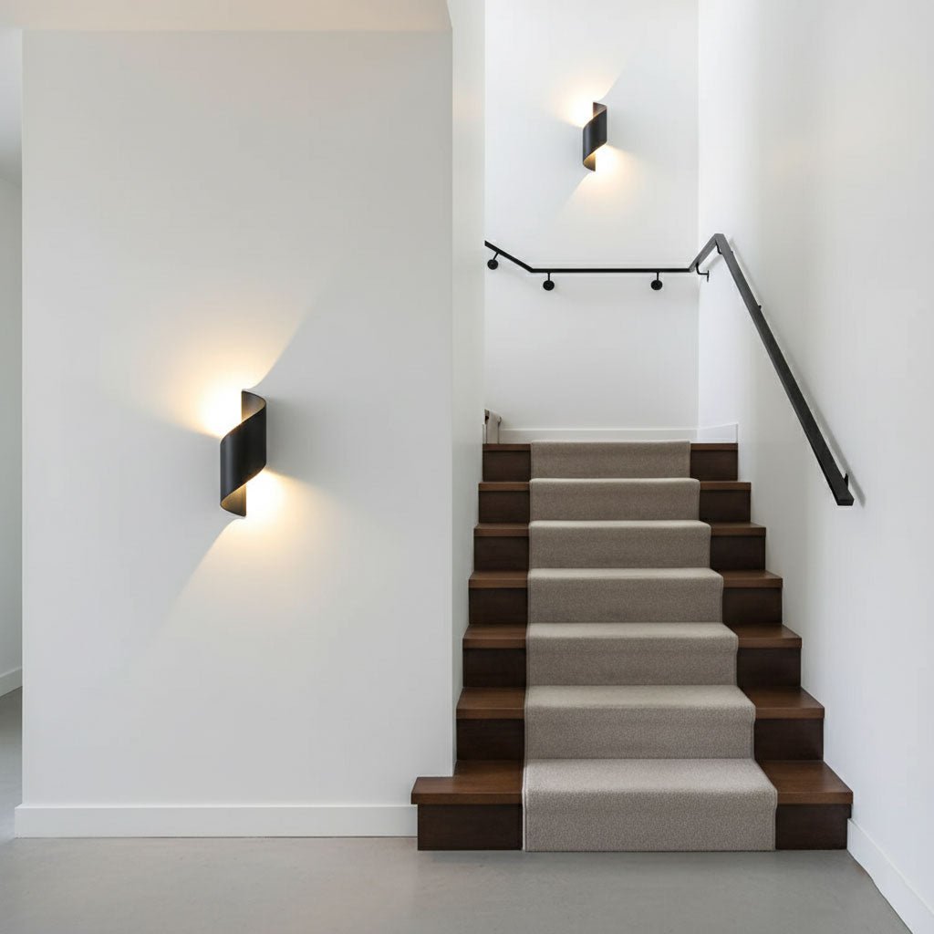 Lila Wall Lamp