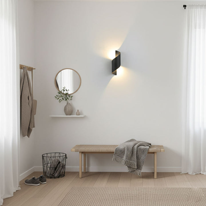 Lila Wall Lamp