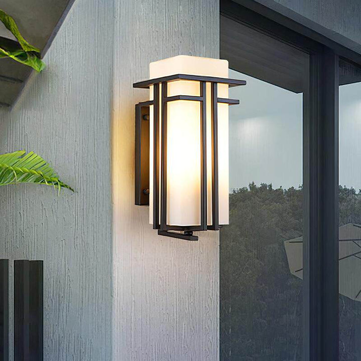 Linden Outdoor Wall Lamp