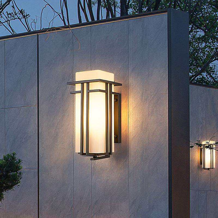 Linden Outdoor Wall Lamp