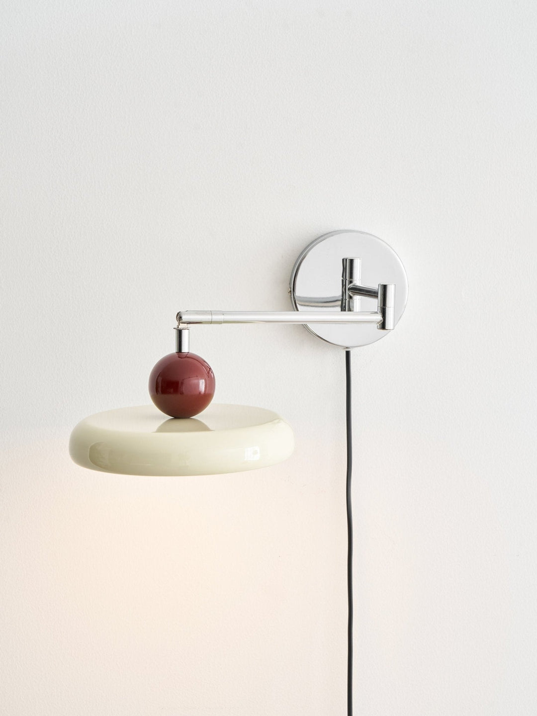 Lola Plug-in Wall Lamp