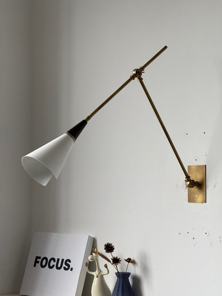 Magari Wall Lamp