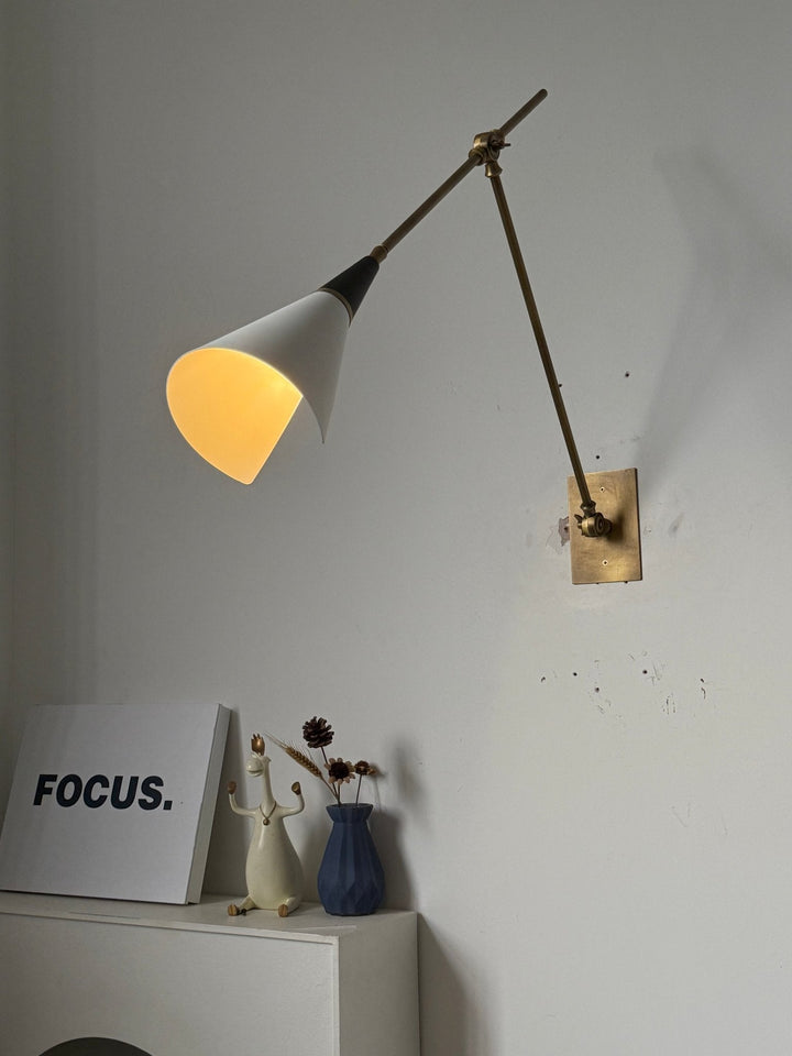 Magari Wall Lamp