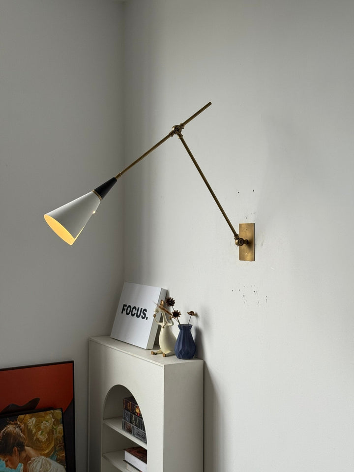 Magari Wall Lamp