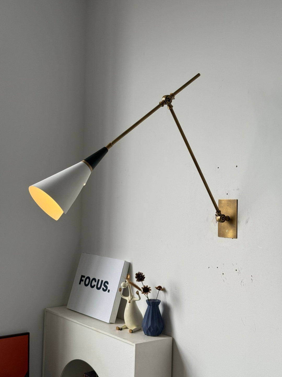 Magari Wall Lamp