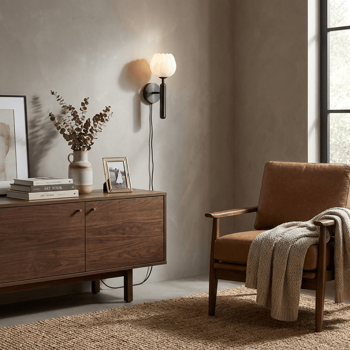 Mian Alabaster Plug-in Wall Lamp