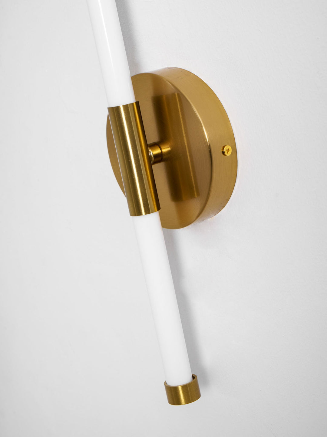 Minimalist Vertical Wall Sconce