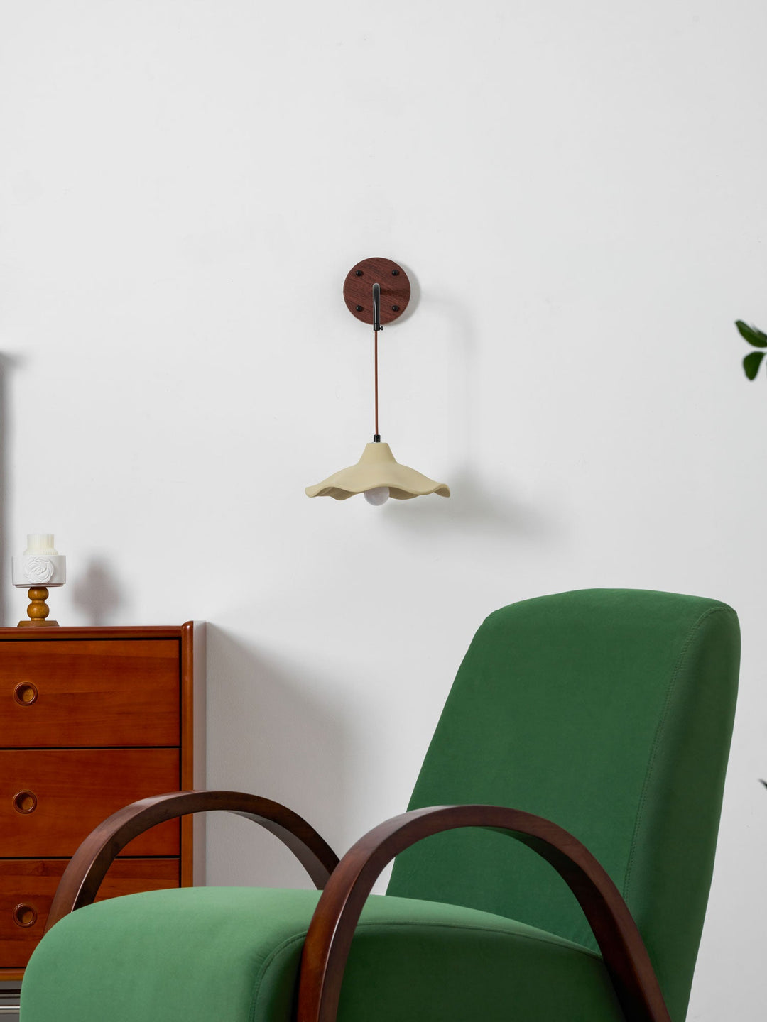 Mirella Sconce