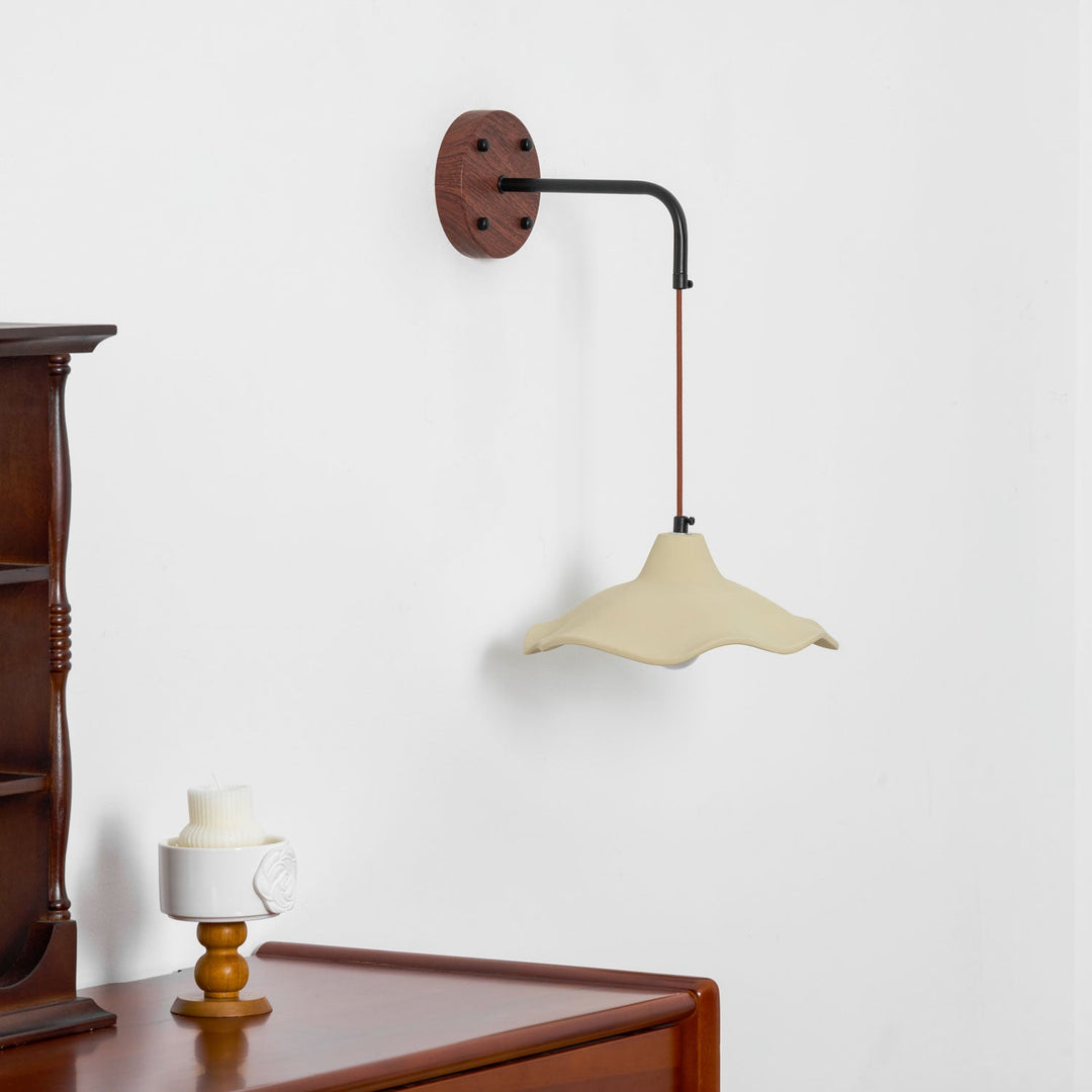 Mirella Sconce