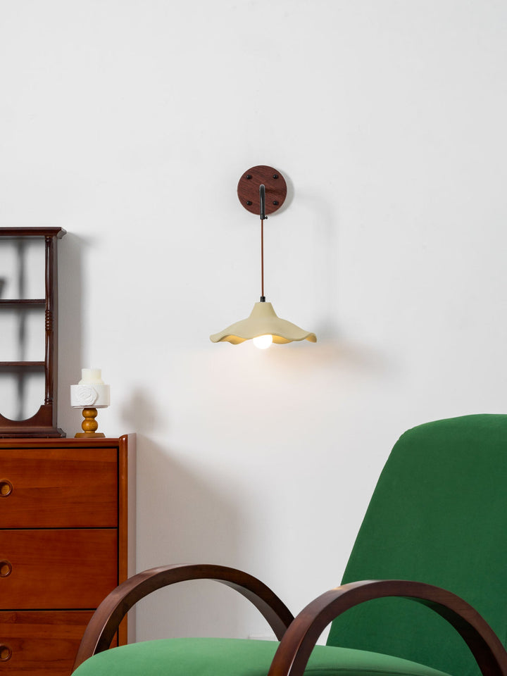 Mirella Sconce