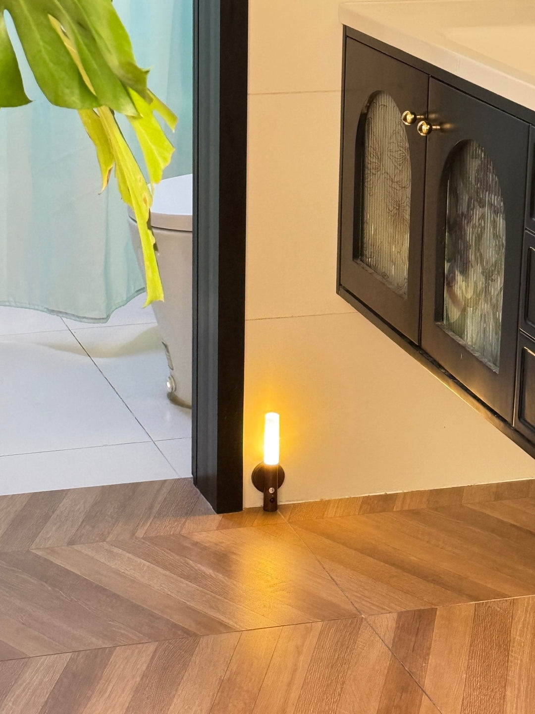 Nomad Magnet Rechargeable Wall Lamp