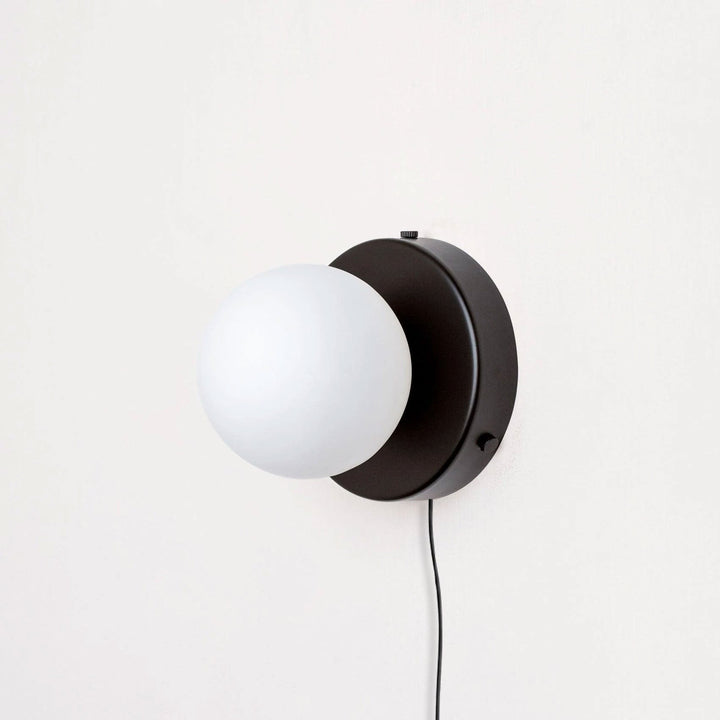 Nuvol Plug-in Wall Lamp