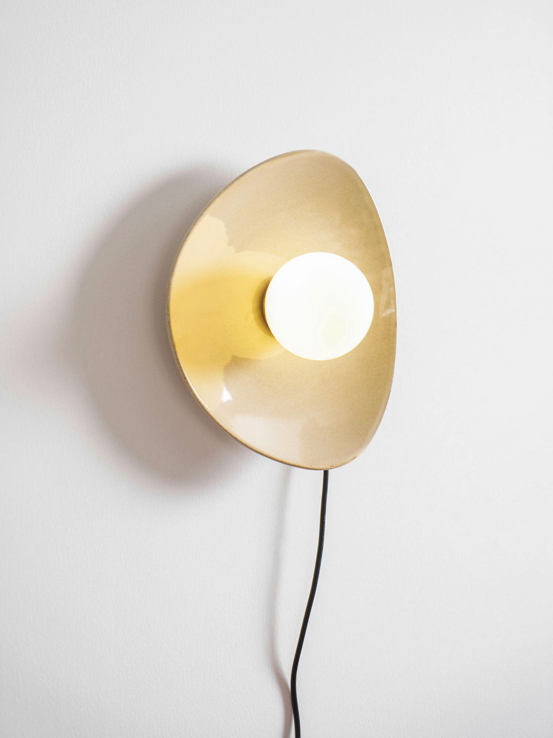 Pebble Disc Plug-in Wall Light