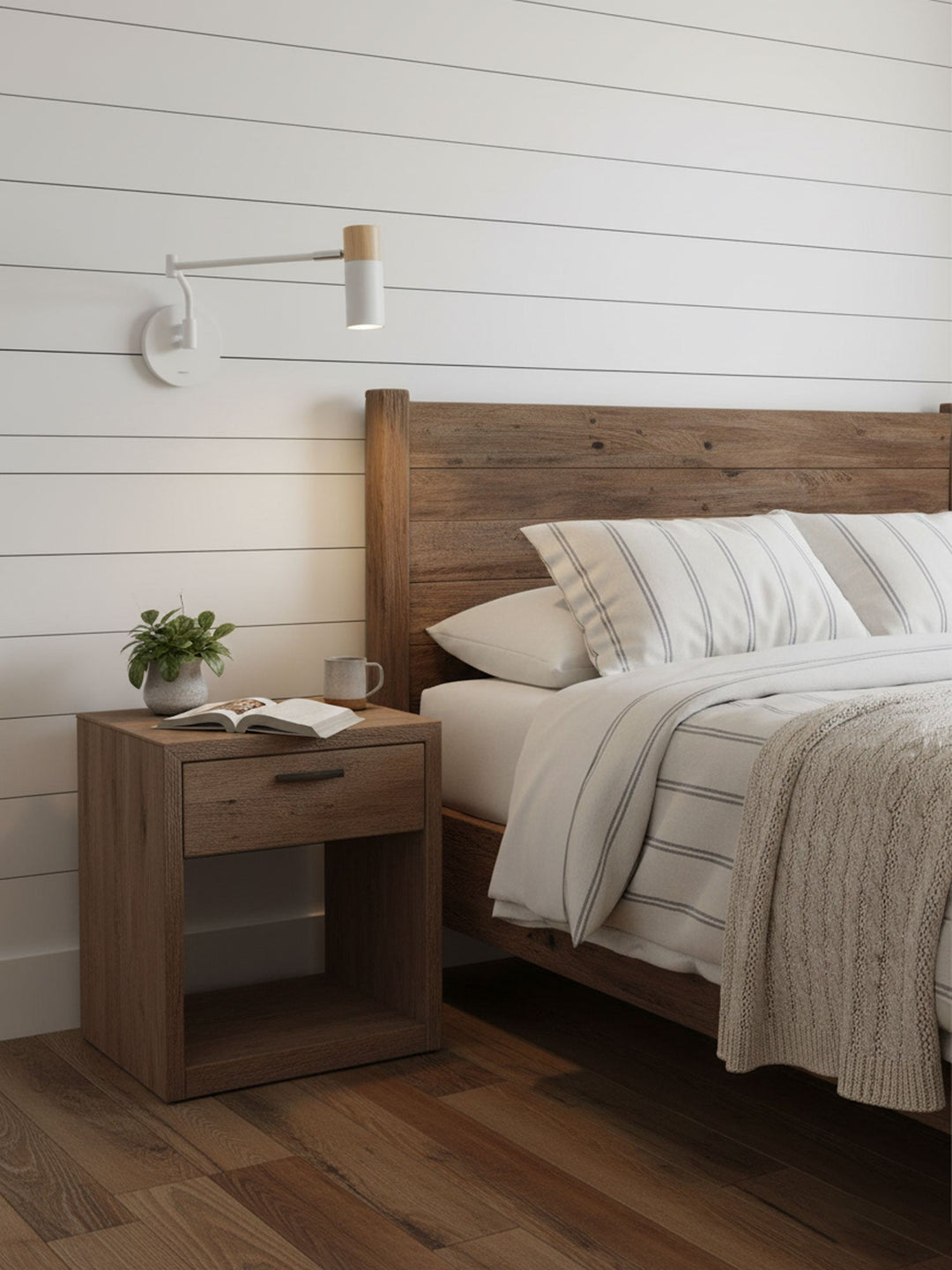 Ridge Arm Wall Lamp