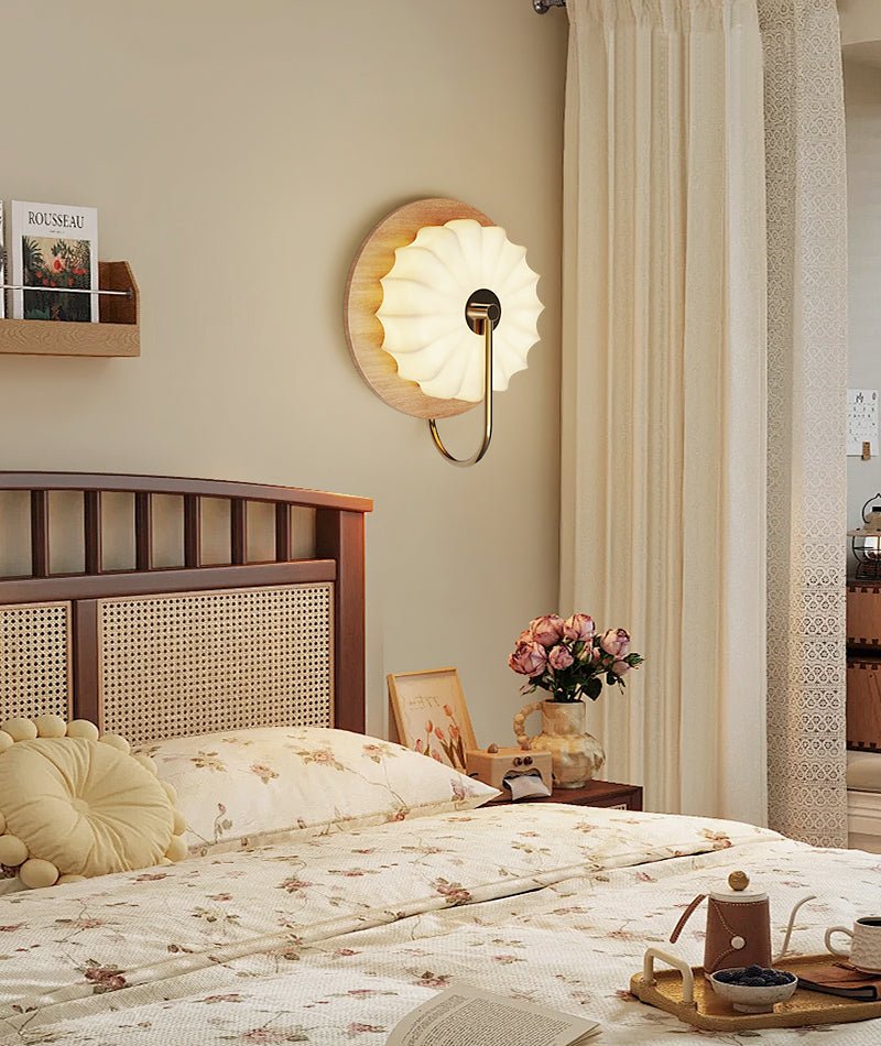 Solenne Petal Wall Lamp