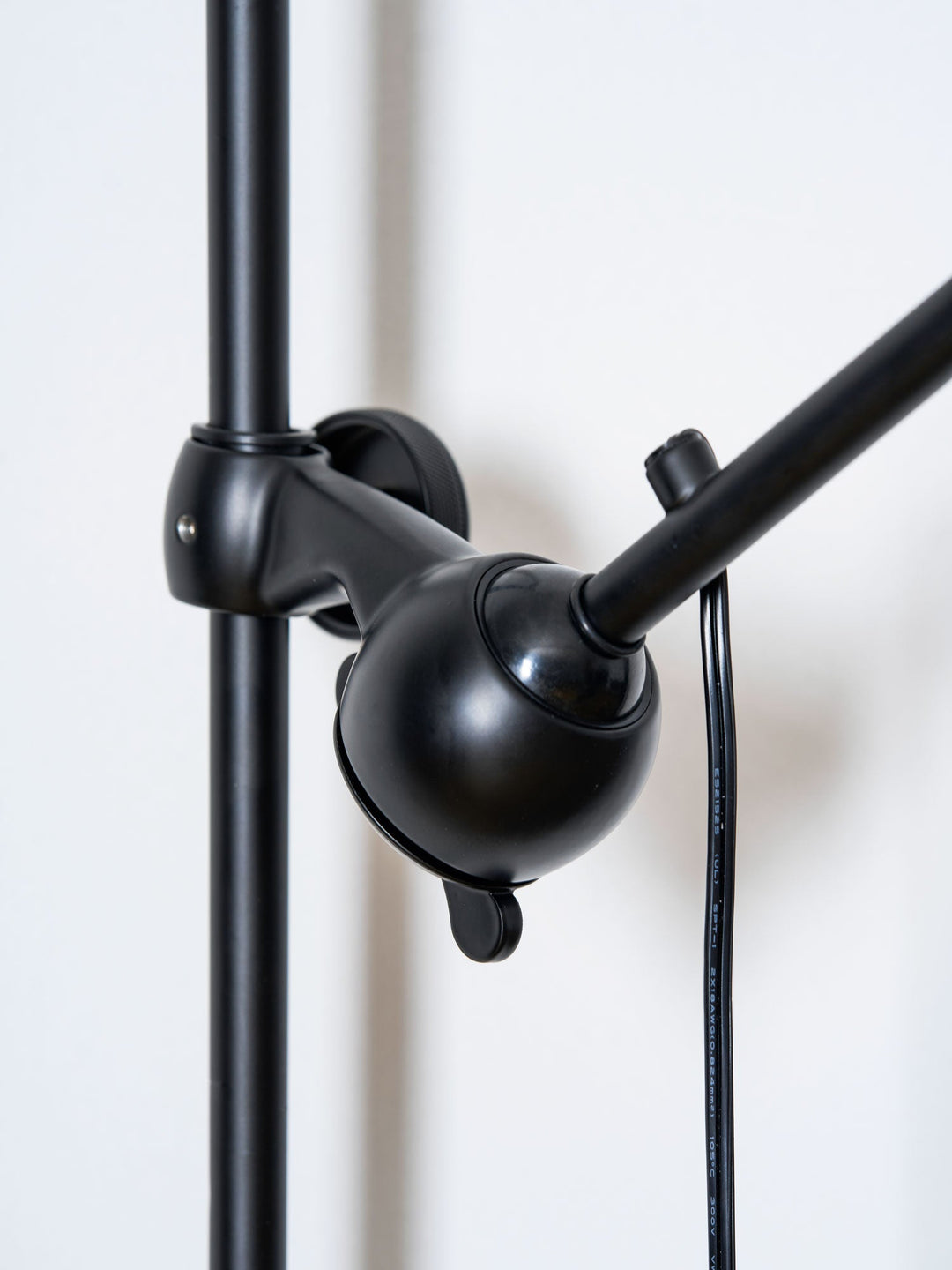 Support Frame Rocker Wall Lamp