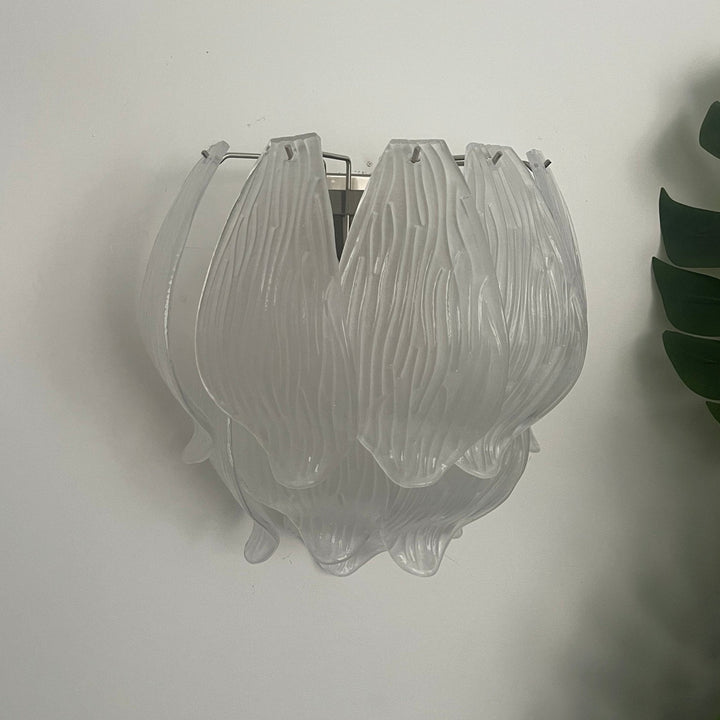 Tuliva Wall Lamp