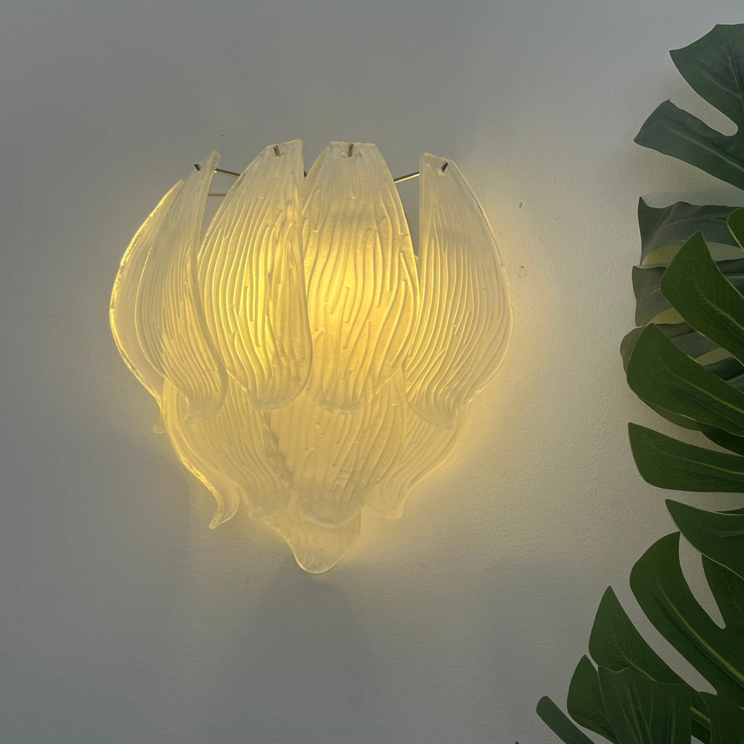 Tuliva Wall Lamp
