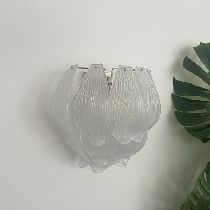 Tuliva Wall Lamp