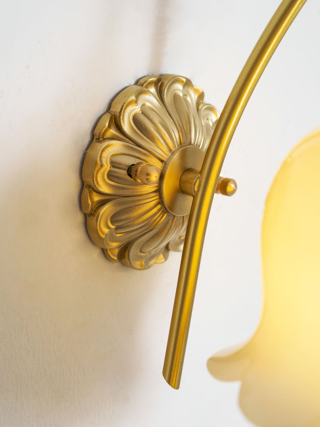 Valley Flower Wall Lamp