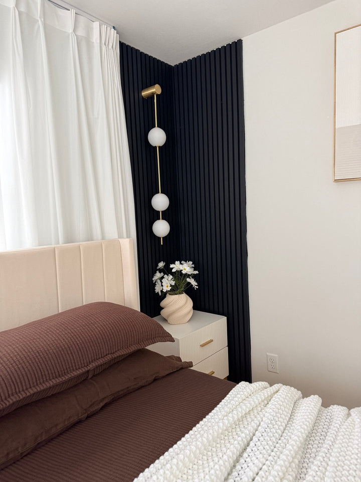 Vertical Balls Wall Lamp