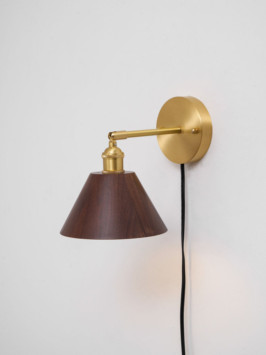 Vintage Wood Plug-in Wall Lamp